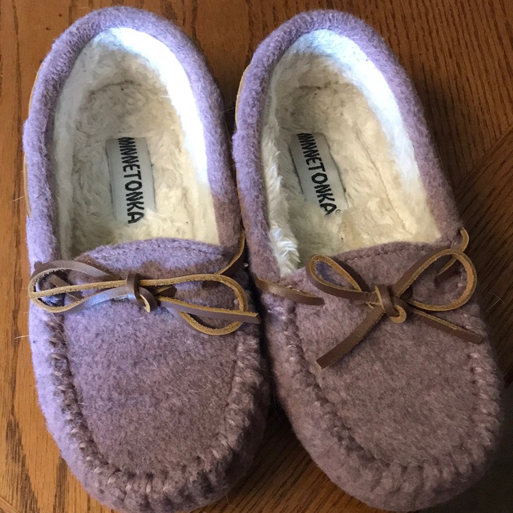 Pink minnetonka moccasin